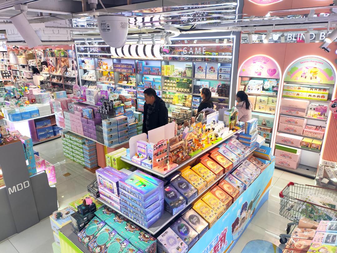 年味里的临沂商城 小商品城日均车流量过万，店员没空吃午饭百货忙